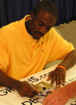 Domonique Foxworth Autographed/Signed Denver Broncos 8x10 Photo 11333