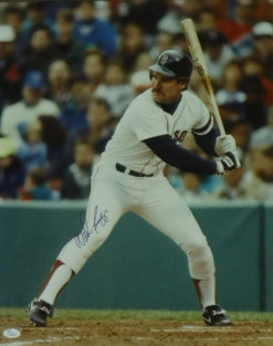 WADE BOGGS AUTOGRAPHED/SIGNED BOSTON RED SOX 16X20 PHOTO 20331 w/JSA K45241