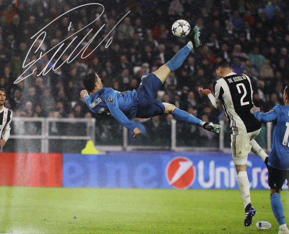 Cristiano Ronaldo Autographed/Signed Real Madrid 16×20 Photo BAS 22924