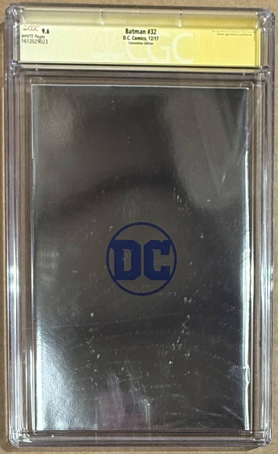 Ben Affleck Autographed Batman NYCC Convention Foil Variant SS #32 CGC 9 Ben Affleck Autographed Batman NYCC Convention Foil Variant SS #32 CGC 9.6 56595