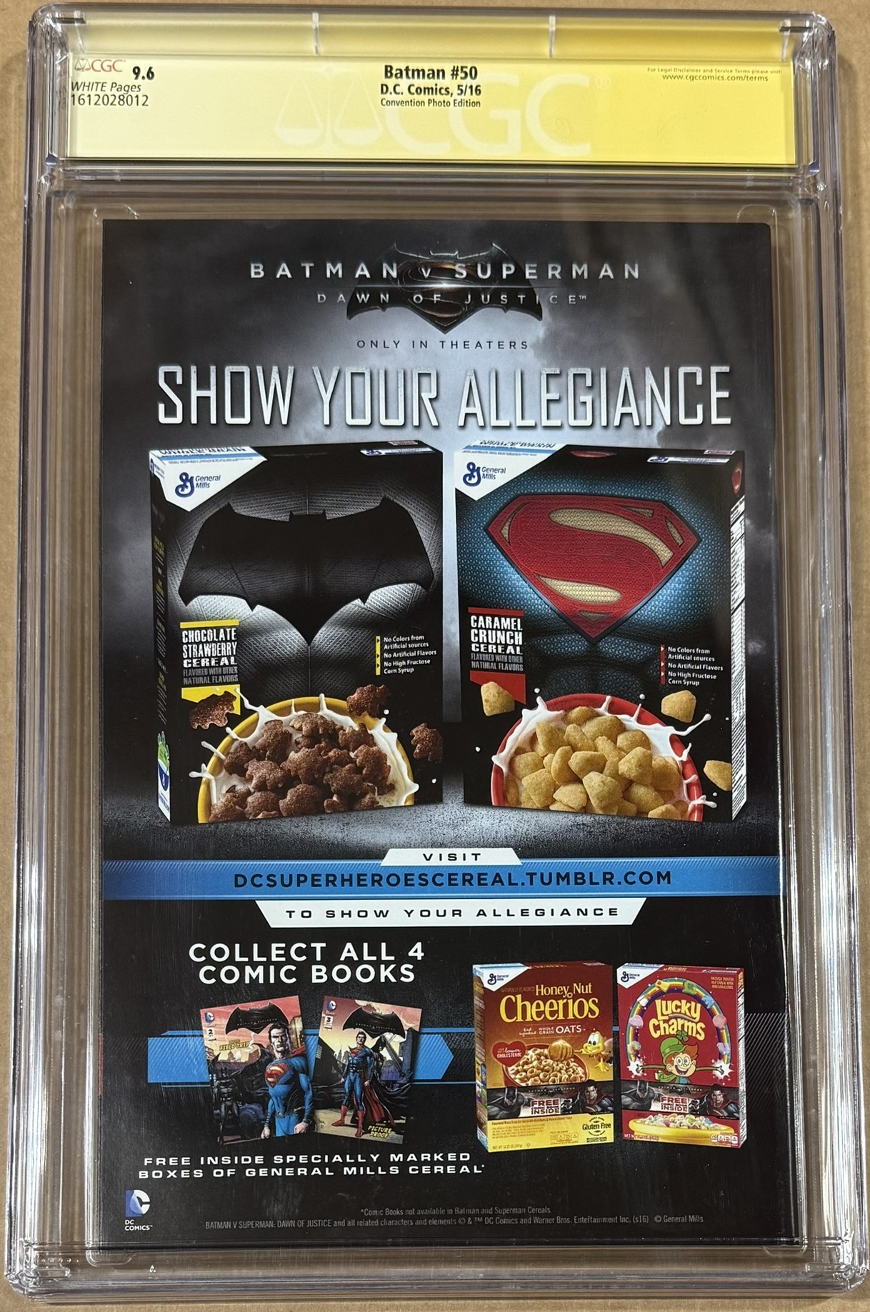 Ben Affleck Autographed Batman NYCC Convention Foil Variant SS #50 CGC 9 Ben Affleck Autographed Batman NYCC Convention Foil Variant SS #50 CGC 9.6 56601