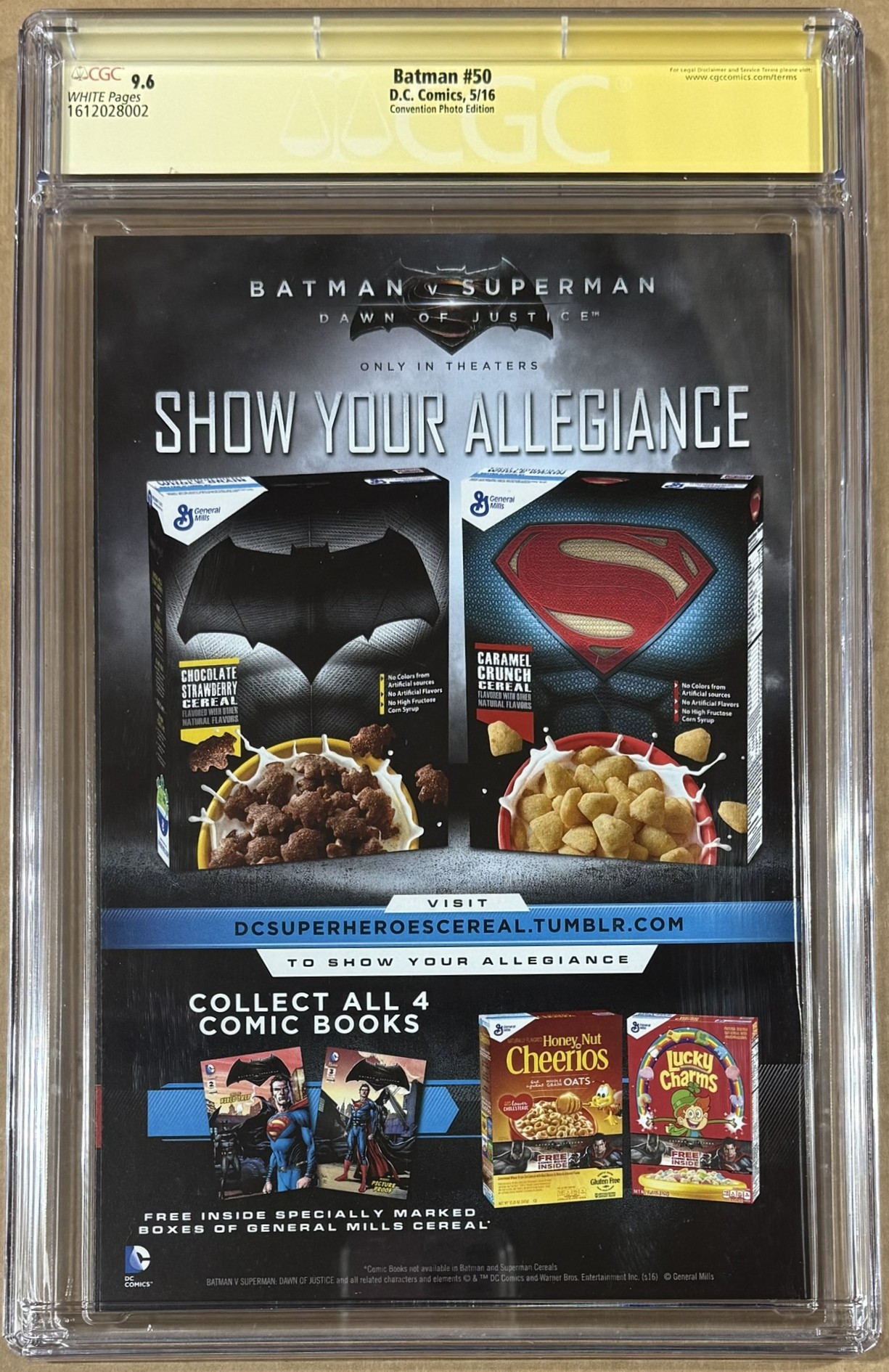 Ben Affleck Autographed Batman NYCC Convention Foil Variant SS #50 CGC 9 Ben Affleck Autographed Batman NYCC Convention Foil Variant SS #50 CGC 9.6 56602