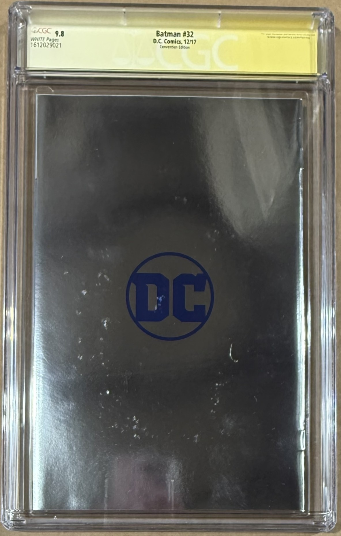 Ben Affleck Autographed Batman NYCC Convention Foil Variant SS #32 CGC 9 Ben Affleck Autographed Batman NYCC Convention Foil Variant SS #32 CGC 9.8 56596