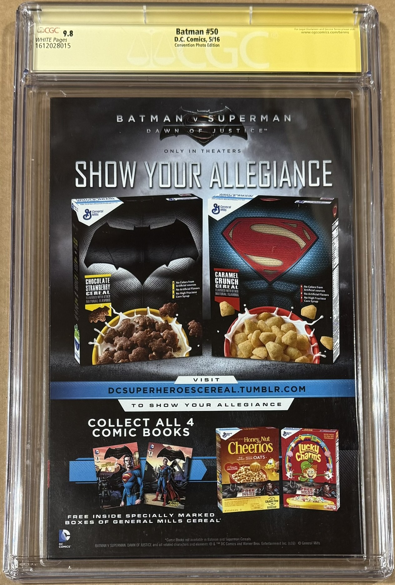 Ben Affleck Autographed Batman NYCC Convention Foil Variant SS #50 CGC 9 Ben Affleck Autographed Batman NYCC Convention Foil Variant SS #50 CGC 9.8 56599
