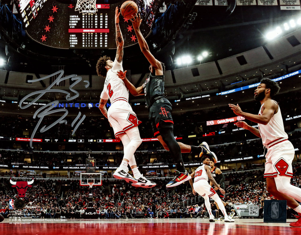 Lonzo Ball Autographed Chicago Bulls 8x10 Photo FAN