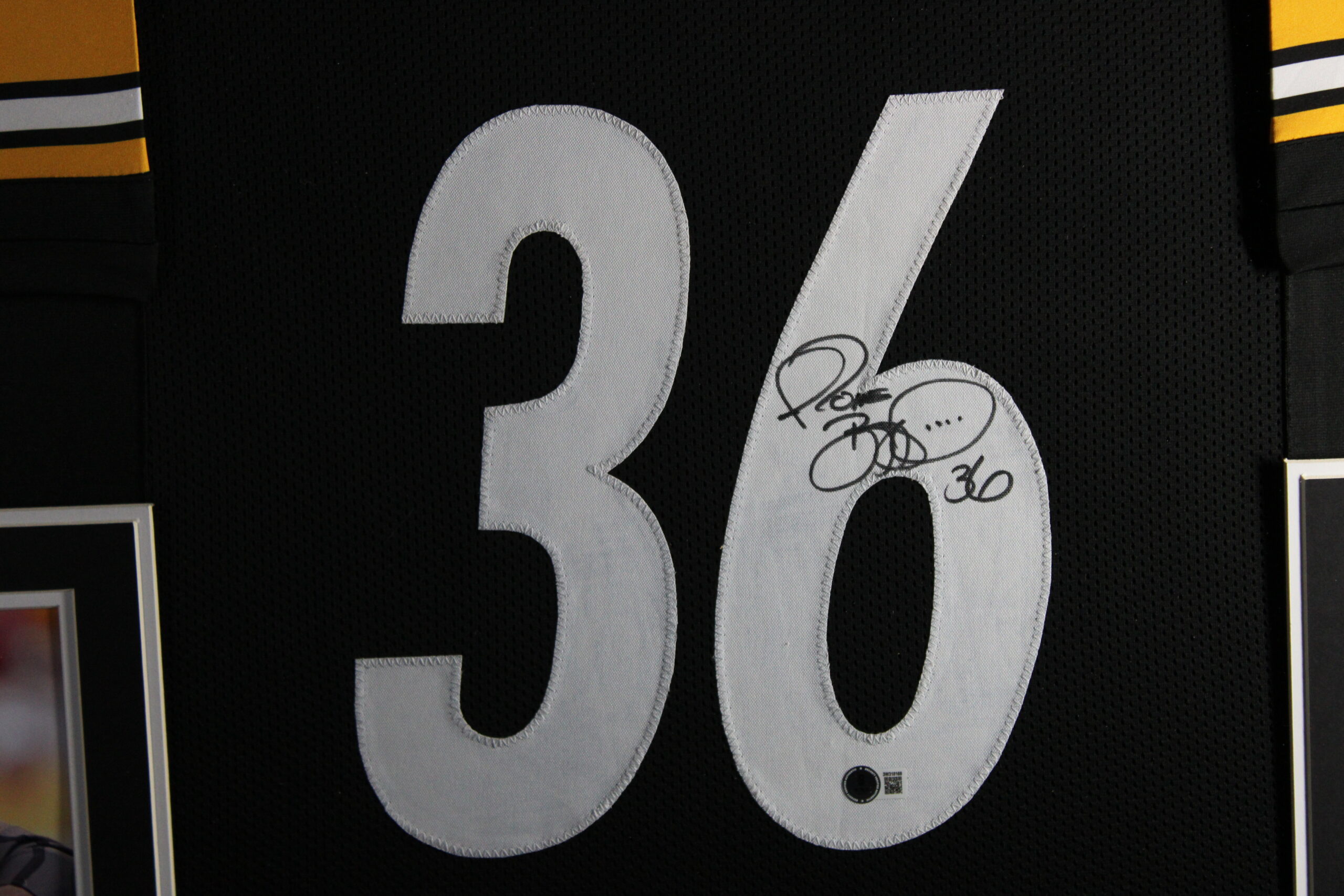 Jerome Bettis Autographed Pro Style Sz XL Framed Jersey 35x43 Beckett 57294 2 Jerome Bettis Autographed Pro Style Sz XL Framed Jersey 35x43 Beckett 57294