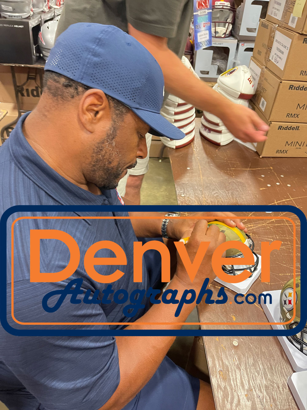 Jerome Bettis Signed Pittsburgh Steelers Camo Mini Helmet Beckett WIT 57537 6 Jerome Bettis Signed Pittsburgh Steelers Camo Mini Helmet Beckett WIT 57537