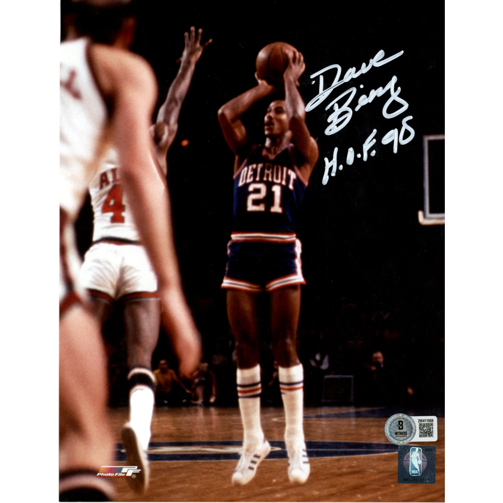 Dave Bing Autographed/Signed Detroit Pistons 8x10 Photo Beckett Witness 49713