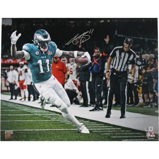 AJ Brown Autographed Philadelphia Eagles 16x20 Photo Beckett Witness 50169