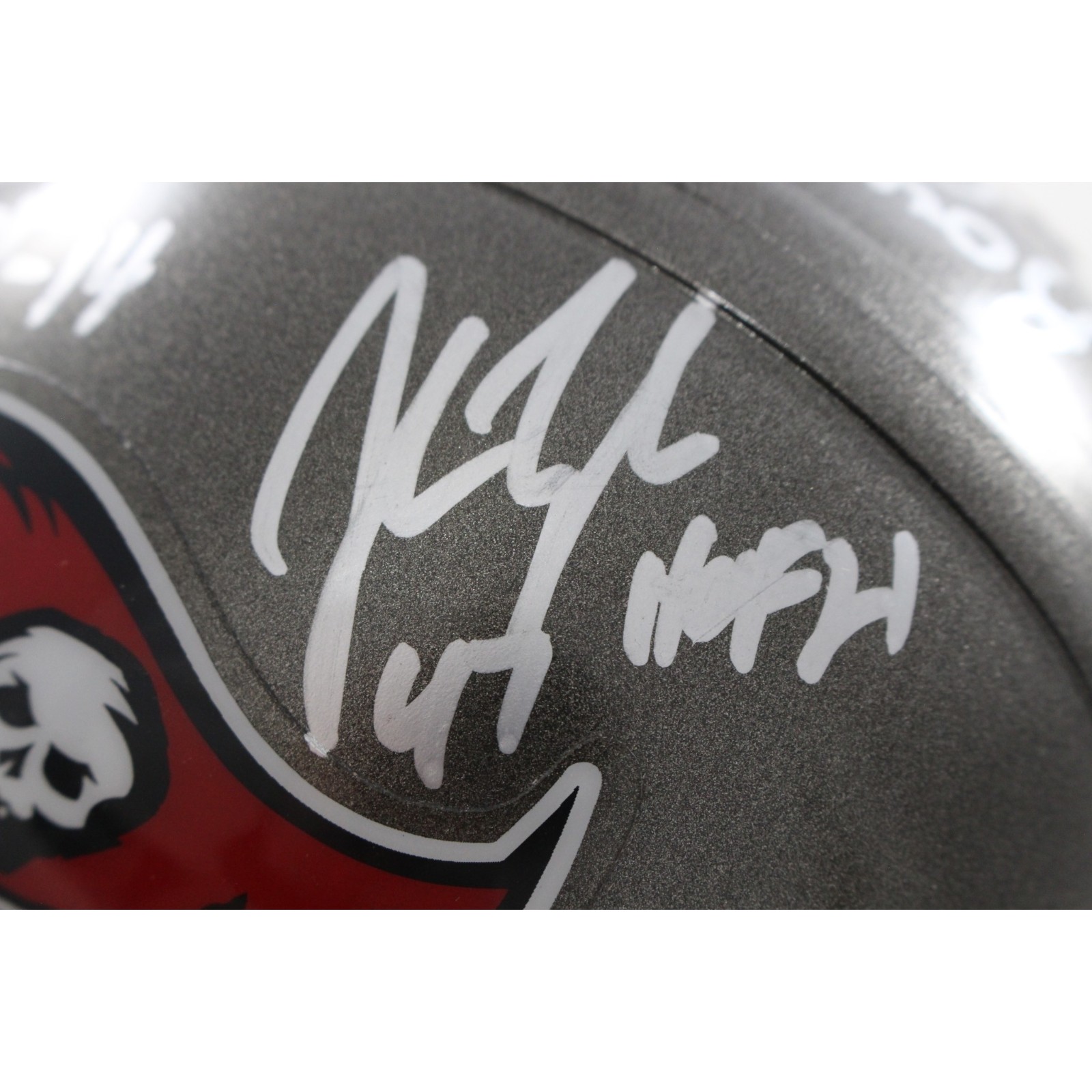 Lee Roy Selmon +4 Tampa Bay Buccaneers Signed 97-13 Mini Helmet Beckett 57259 4 Lee Roy Selmon +4 Tampa Bay Buccaneers Signed 97-13 Mini Helmet Beckett 57259