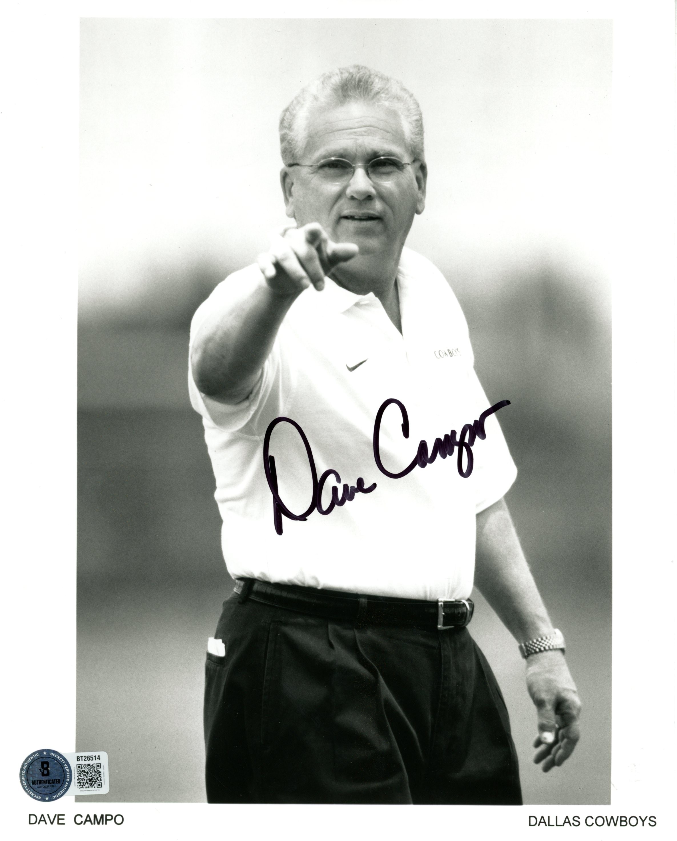 Dave Campo Autographed Dallas Cowboys 8x10 Photo B&W Pointing Beckett 56800