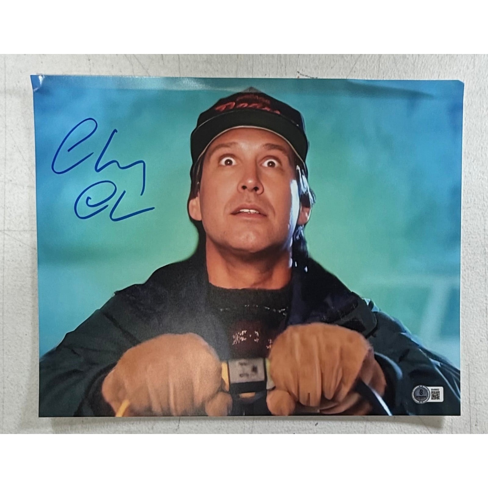 Chevy Chase Autographed Christmas Vacation 11x14 Photo DAMAGED Beckett WIT 58282