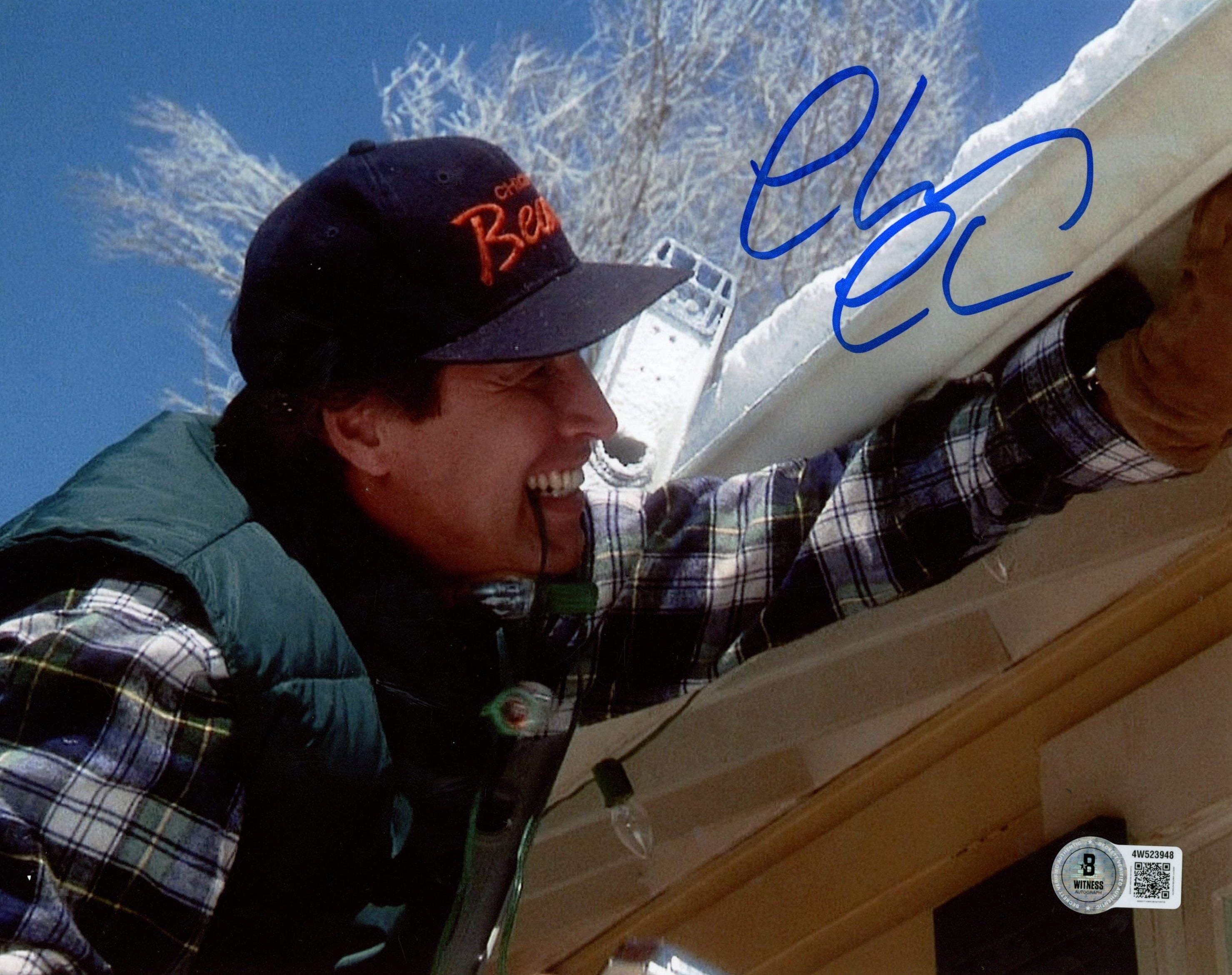 Chevy Chase Autographed/Signed Christmas Vacation 8x10 Photo Beckett WIT 56484