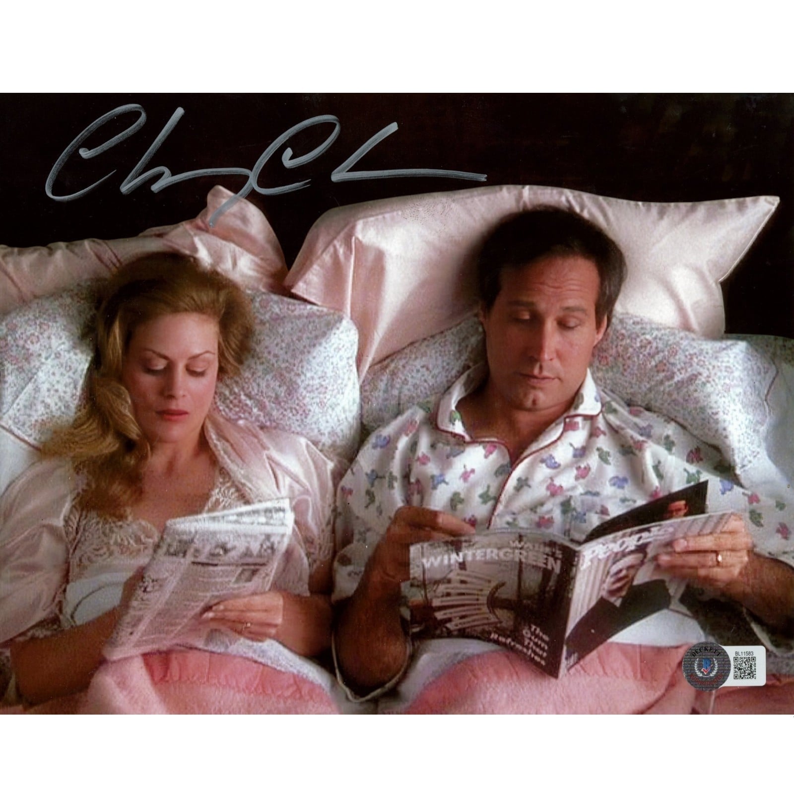 Chevy Chase Autographed/Signed Christmas Vacation 8x10 Photo Beckett WIT 58290