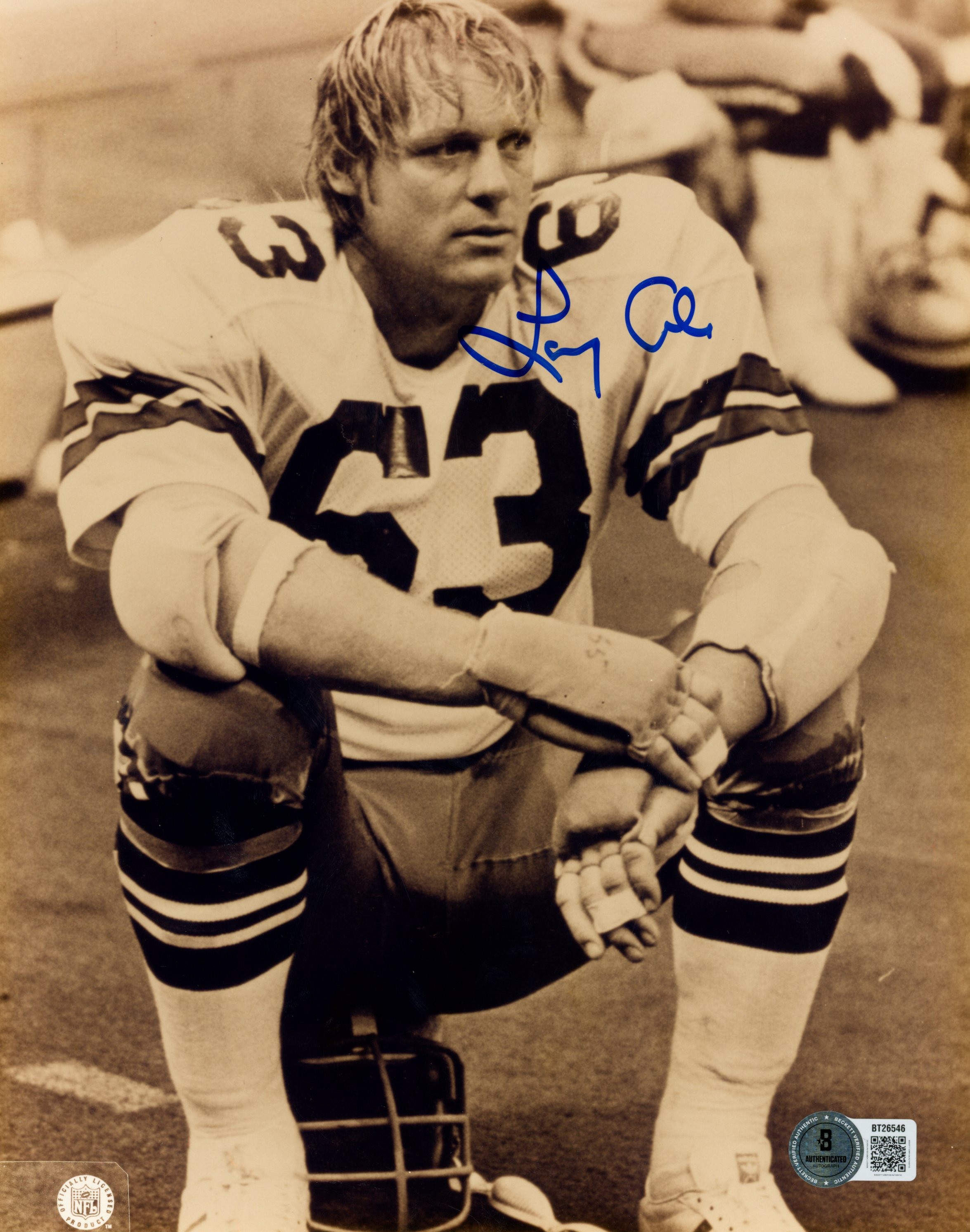 Larry Cole Autographed Dallas Cowboys 8x10 Photo B&W Beckett 56730