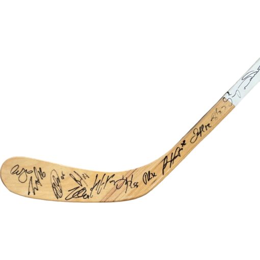 Colorado Avalanche '16-'17 Team Signed Hockey Stick Beckett 45955