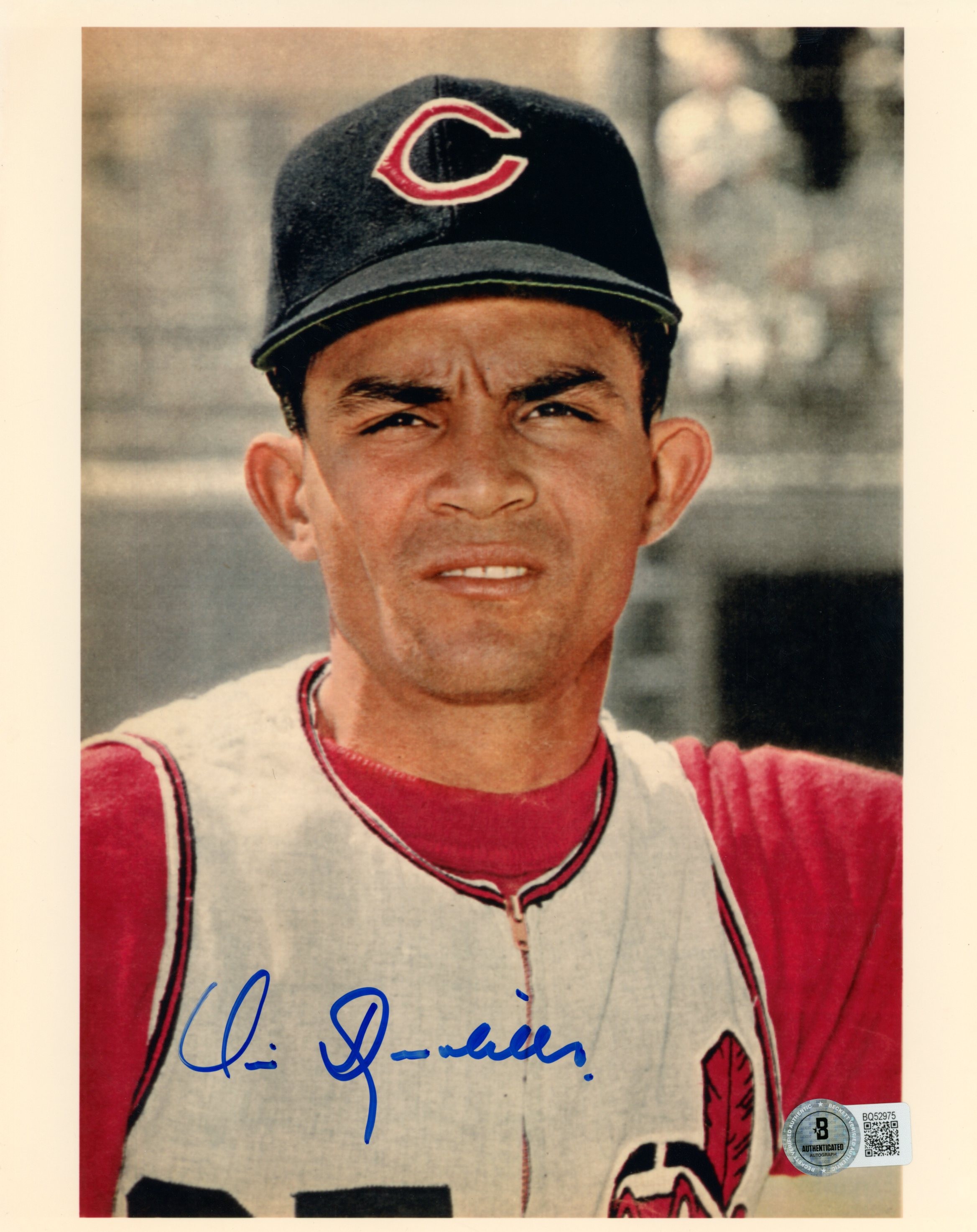 Vic Davalillo Autographed/Signed Cleveland Indians 8x10 Photo Beckett 57433