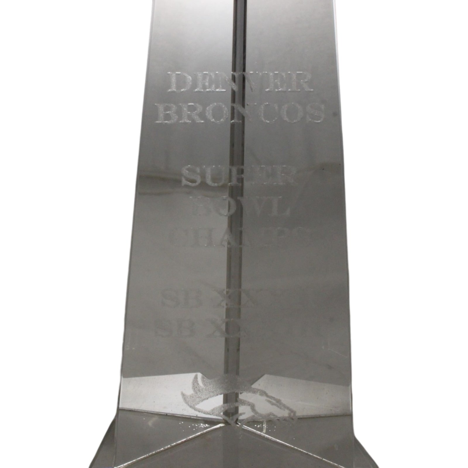 Denver Broncos Super Bowl Champs XXXII & XXXIII Crystal 8" Lombardi Trophy 57832 5 Denver Broncos Super Bowl Champs XXXII & XXXIII Crystal 8" Lombardi Trophy 57832