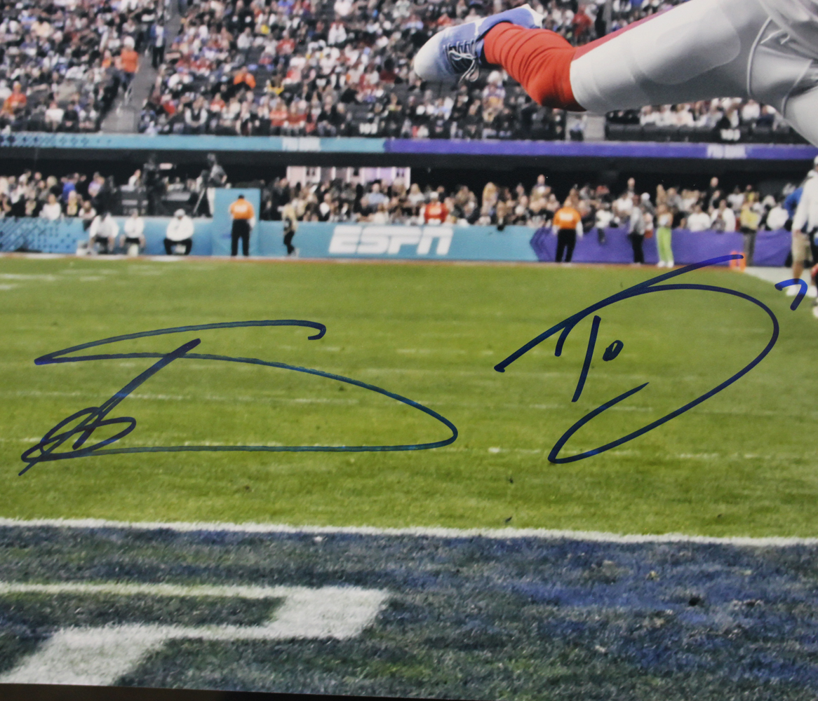 Stefon Diggs & Trevon Diggs Autographed/Signed 16x20 Photo Beckett