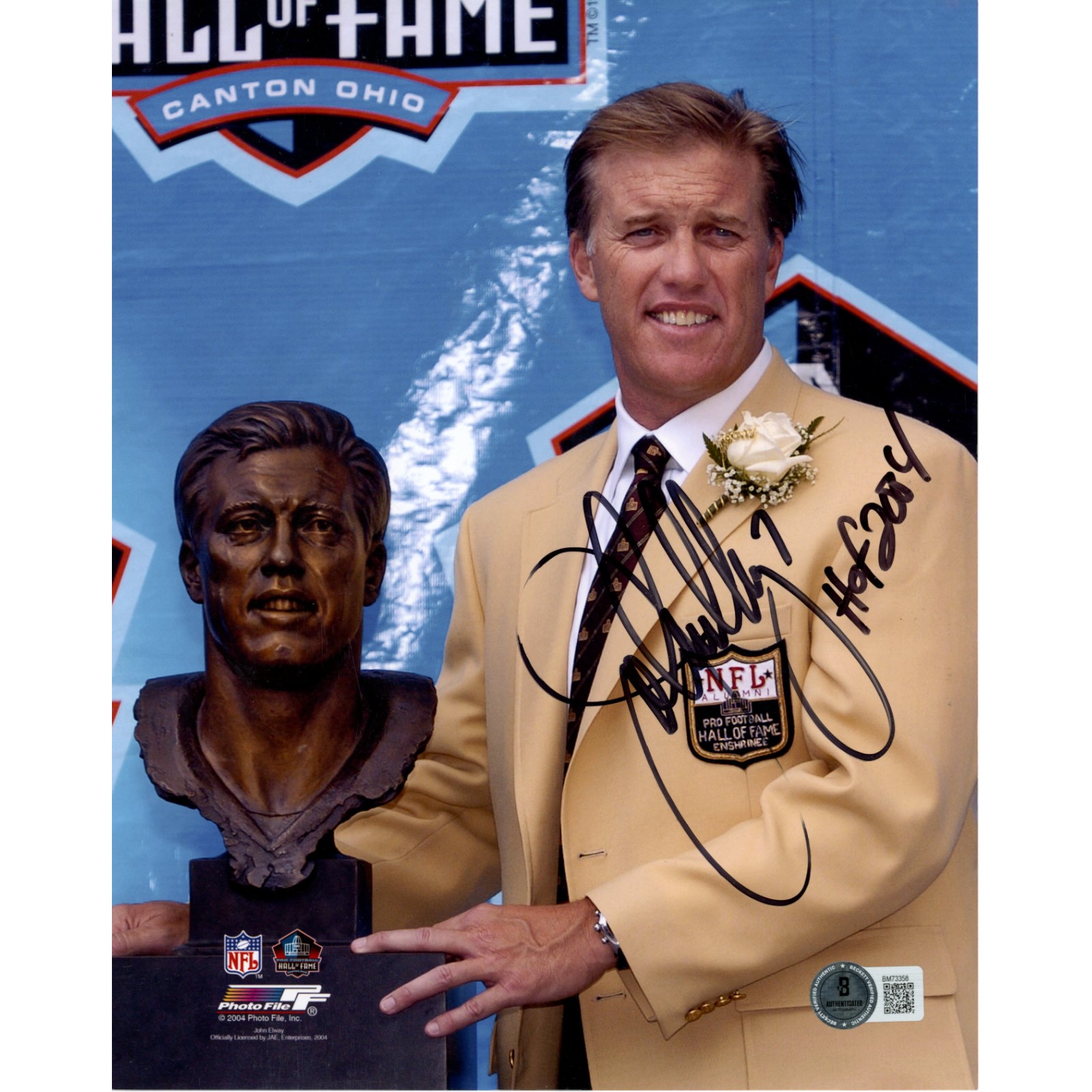 John Elway Autographed/Signed Denver Broncos 8x10 Photo HOF Beckett 51340