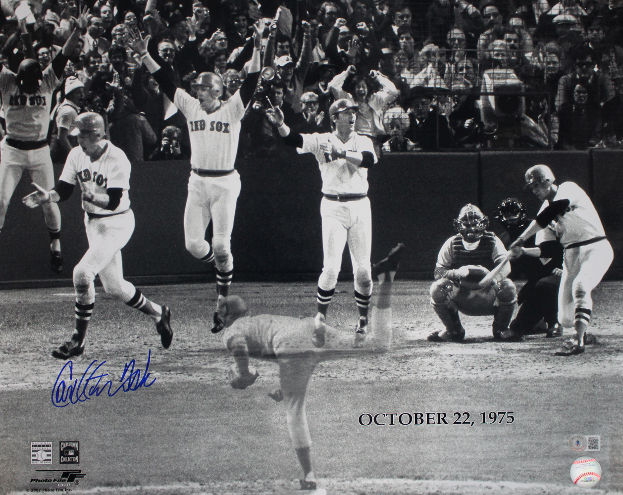 Carlton Fisk Autographed/Signed Boston Red Sox 16x20 Photo Beckett BAS