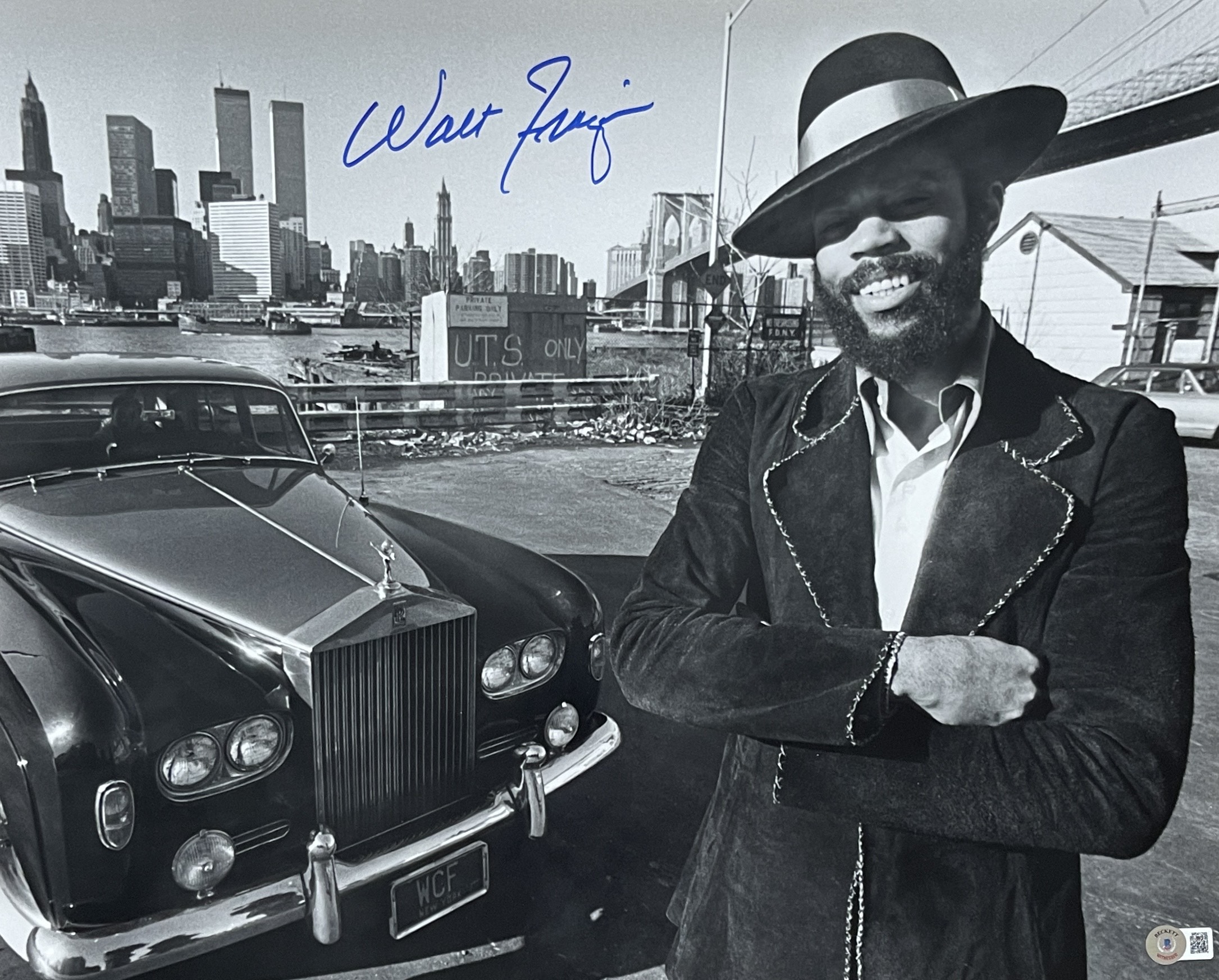 Walt Frazier Autographed/Signed New York Knicks 16x20 Photo Beckett 