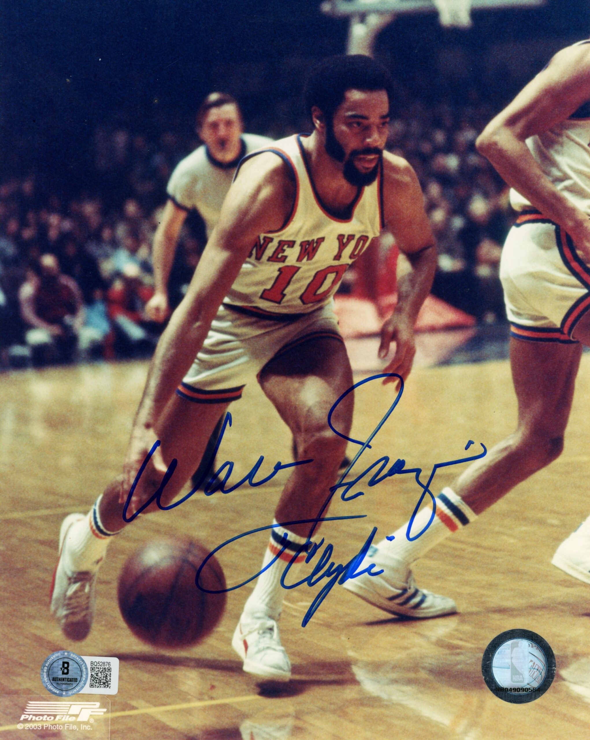 Walt Frazier Autographed/Signed New York Knicks 8x10 Photo Clyde Beckett 57405