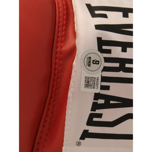 Tommy Hearns Autographed/Signed Red Left Boxing Glove Beckett 44772