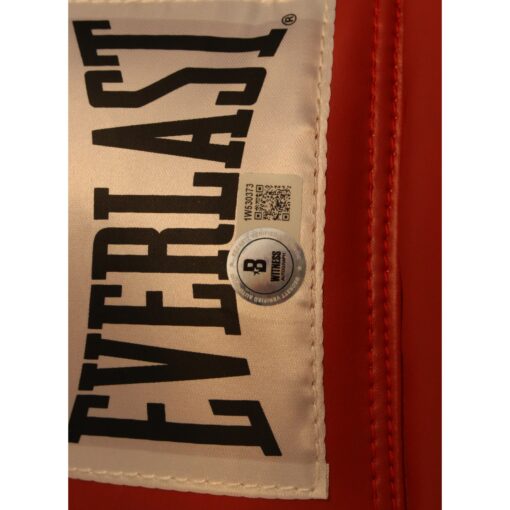 Tommy Hearns Signed Red Right Boxing Glove Hitman Beckett 44777