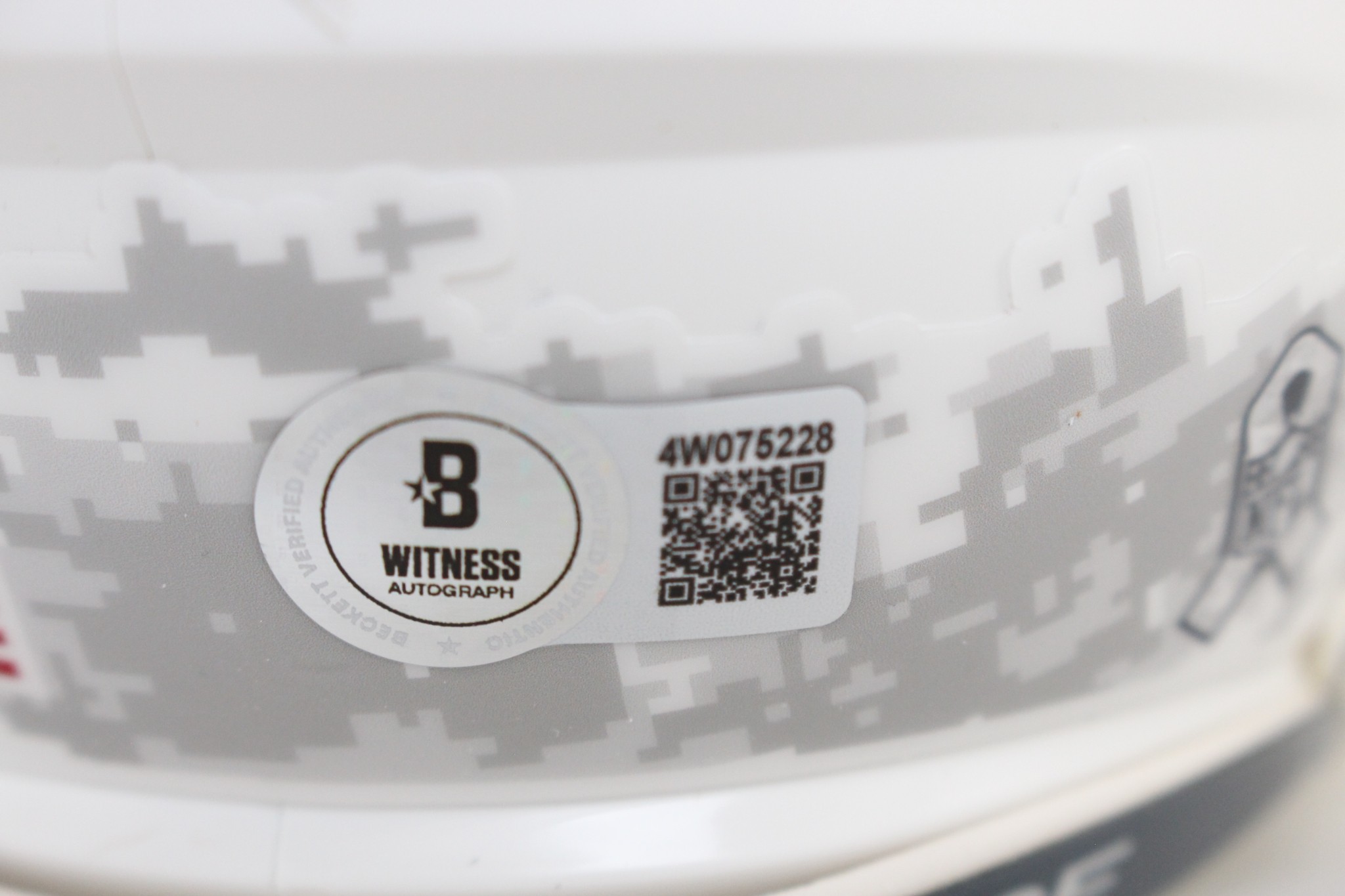 Derrick Henry Autographed Baltimore Ravens Mini Helmet 24 STS Beckett 52730 4 Derrick Henry Autographed Baltimore Ravens Mini Helmet 24 STS Beckett 52730