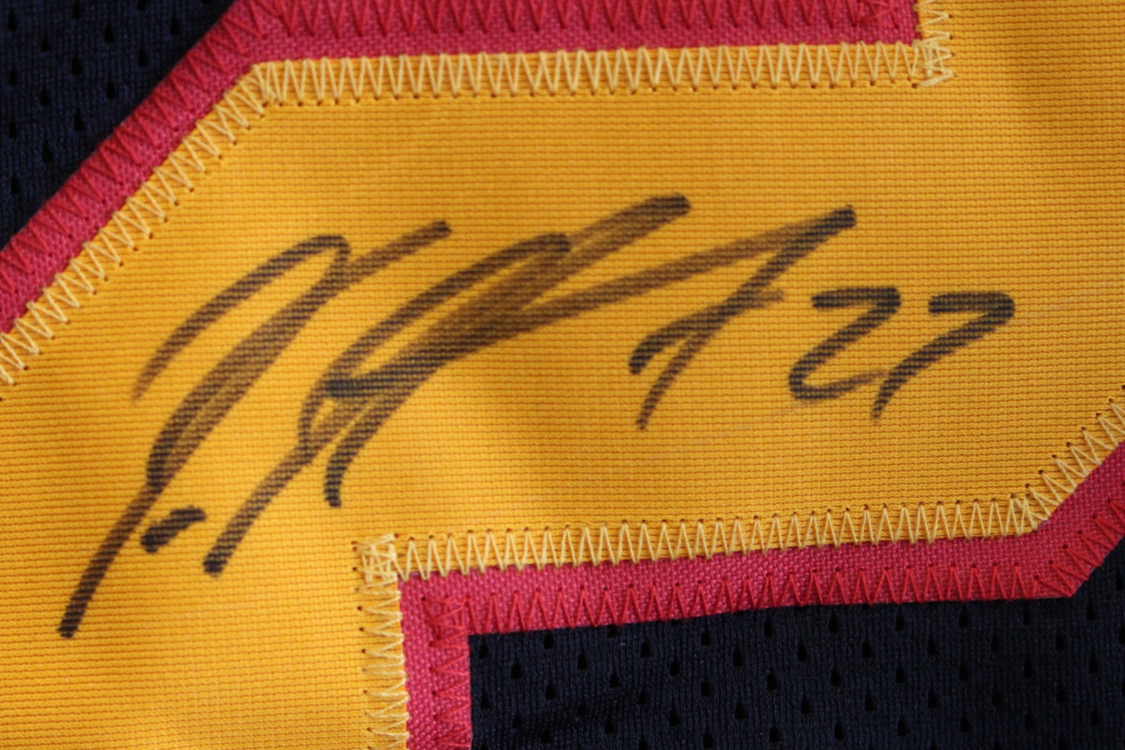 Kareem Hunt Autographed/Signed Pro Style Size XL Black Jersey JSA 59367