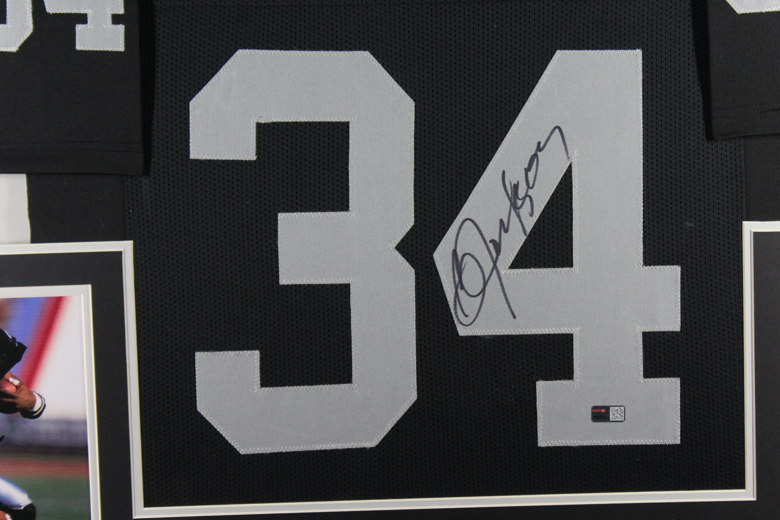 Bo Jackson Autographed Pro Style Black XL Framed Jersey 35x43 TRI 53749 2 Bo Jackson Autographed Pro Style Black XL Framed Jersey 35x43 TRI 53749
