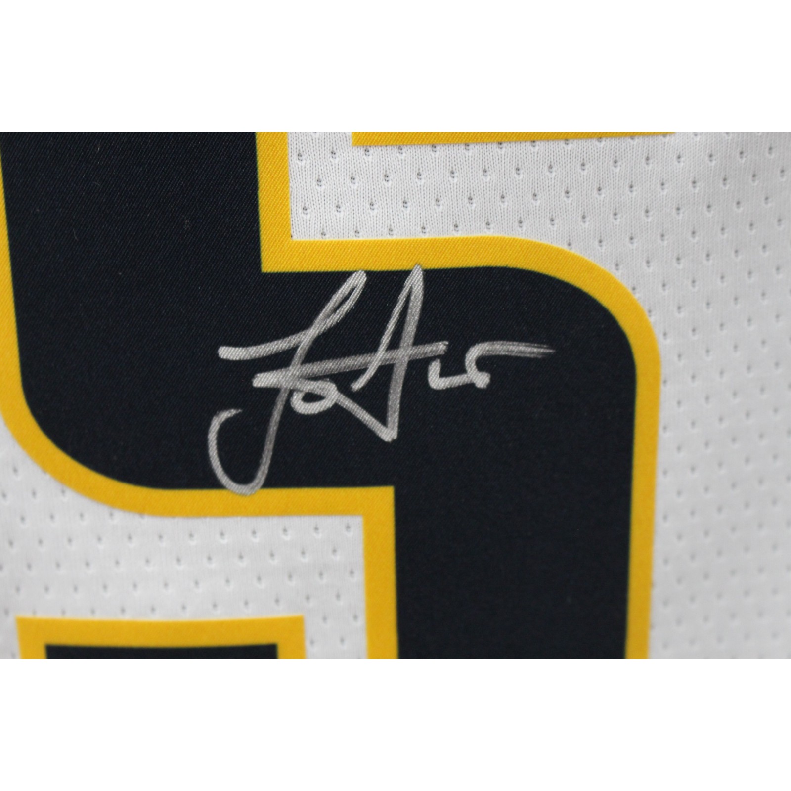 Nikola Jokic Autographed Denver Nuggets Nike White Swingman Jersey Beckett 46325