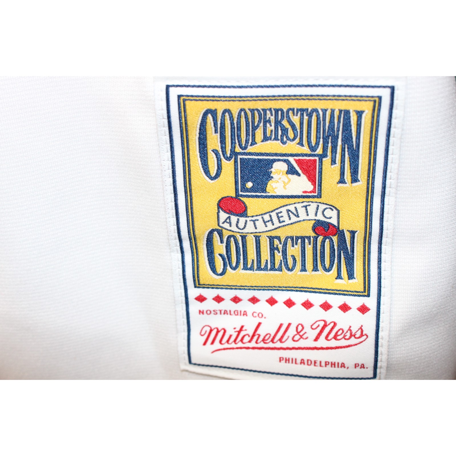 Chipper Jones Autographed Atlanta Braves M&N 1995 sz52 Jersey HOF Fanatics 51846 8 Chipper Jones Autographed Atlanta Braves M&N 1995 sz52 Jersey HOF Fanatics 51846