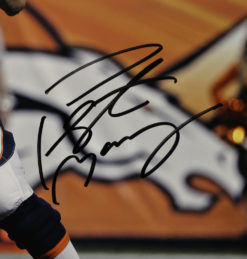 Peyton Manning Autographed/Signed Denver Broncos 16x20 Photo Beckett