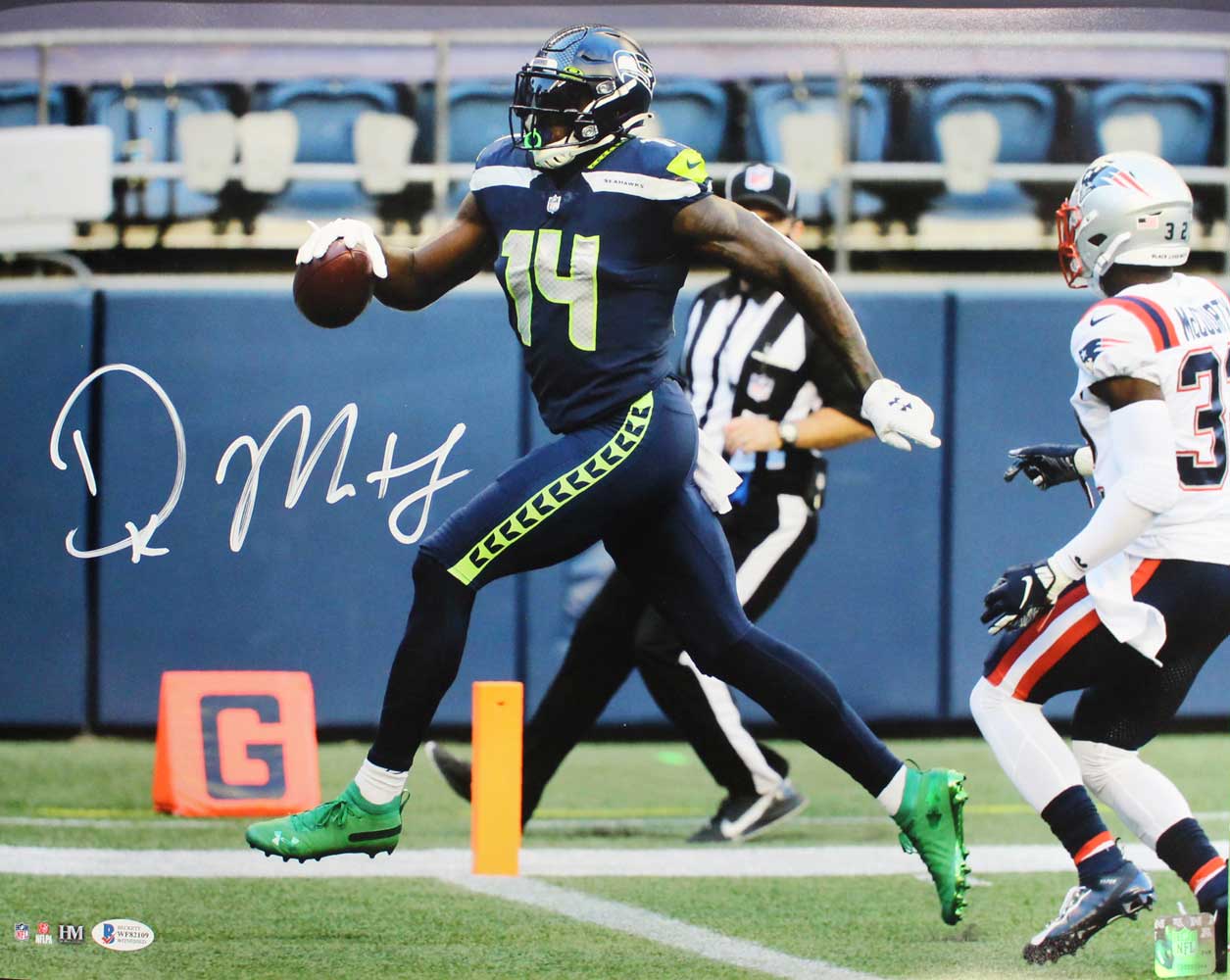DK Metcalf Autographed/Signed Seattle Seahawks 16x20 Photo BAS 29546 HM