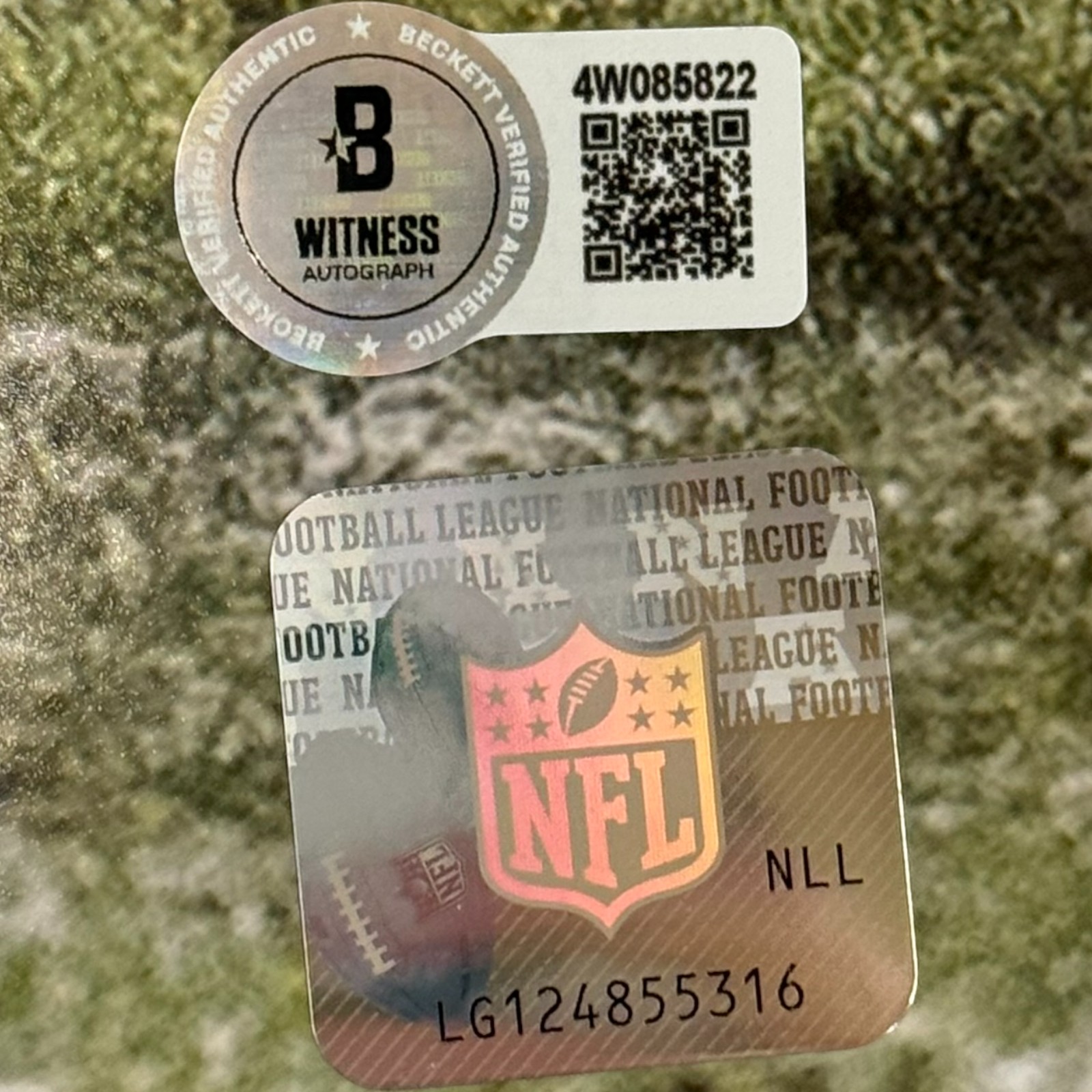 Von Miller Autographed Denver Broncos 16x20 Photo Beckett Witness 54695 3 Von Miller Autographed Denver Broncos 16x20 Photo Beckett Witness 54695