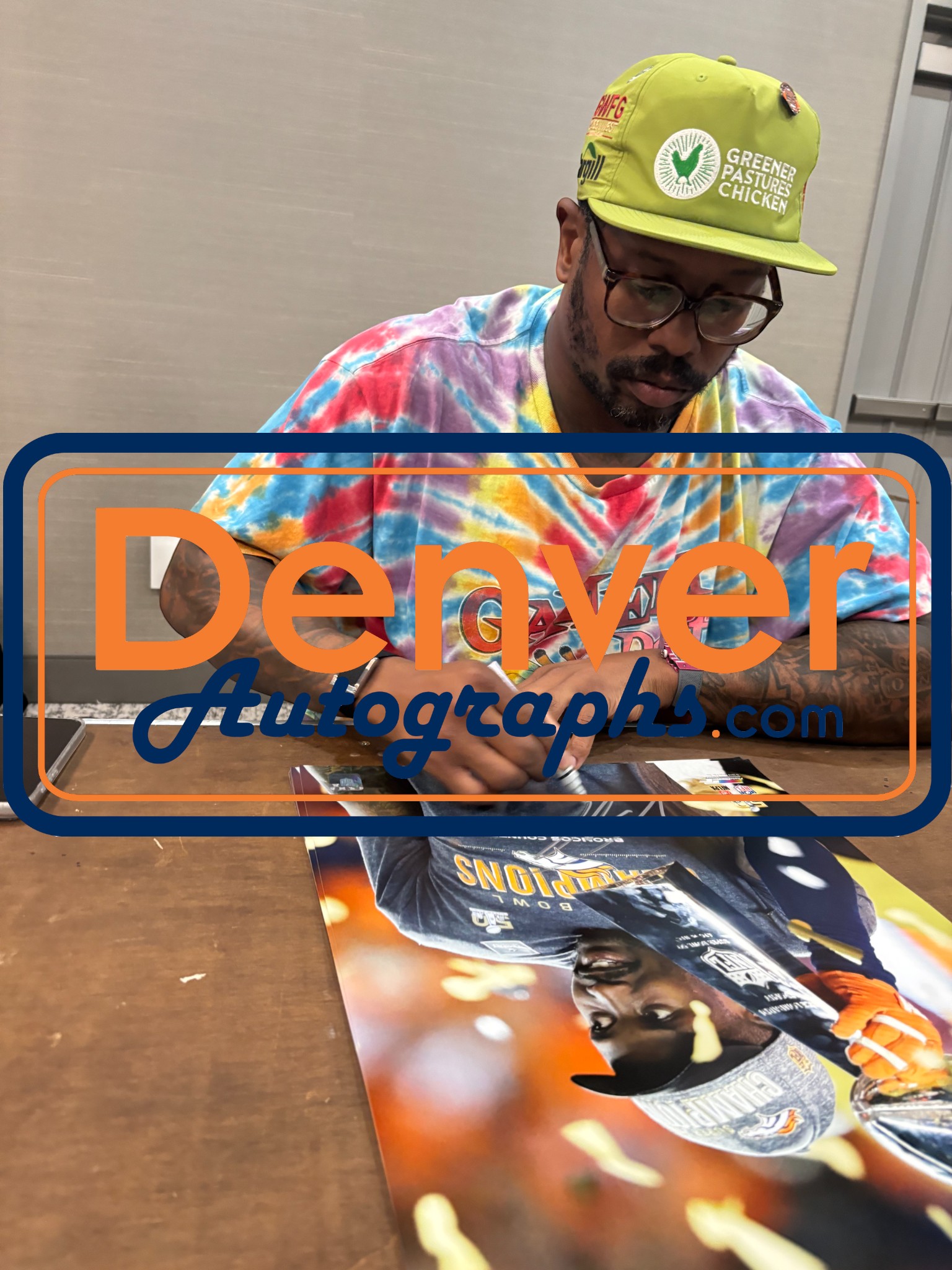 Von Miller Autographed Denver Broncos 16x20 Photo Beckett Witness 54691 4 Von Miller Autographed Denver Broncos 16x20 Photo Beckett Witness 54691