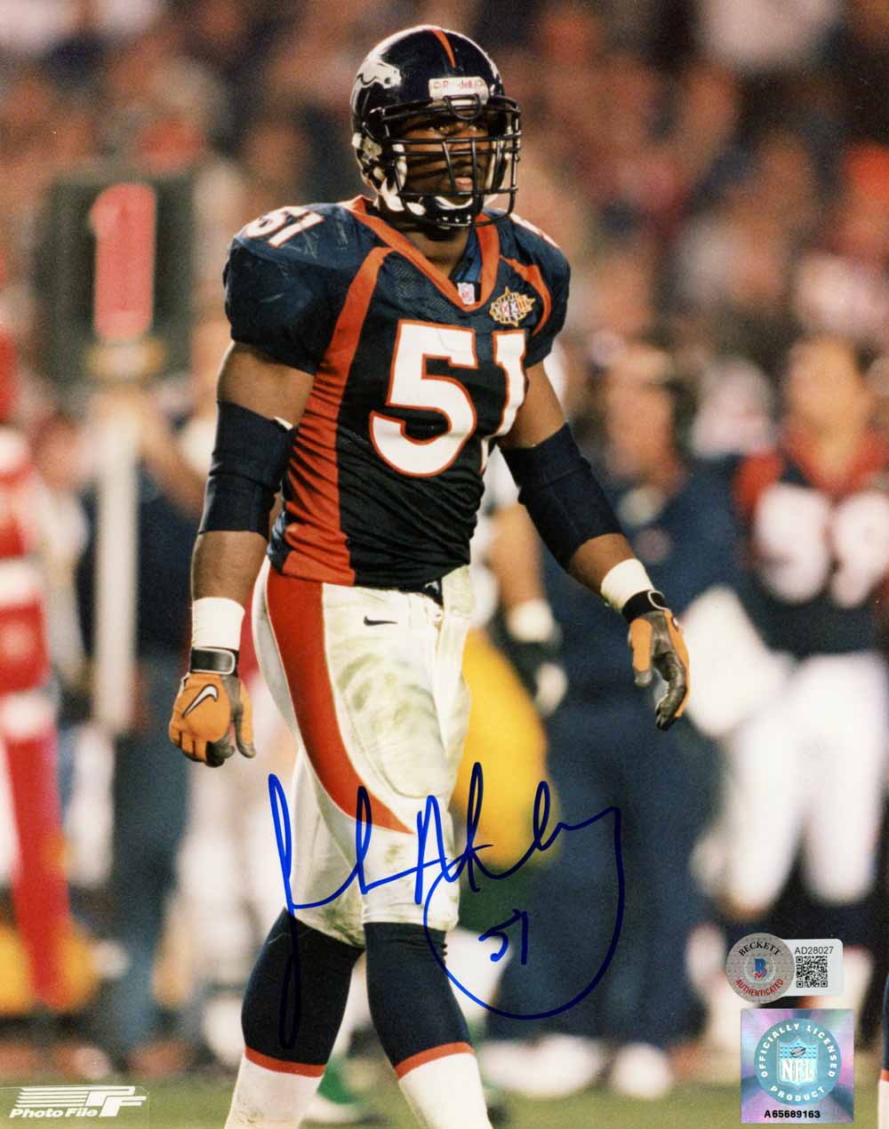 John Mobley Autographed Denver Broncos 8x10 Photo Beckett 51094
