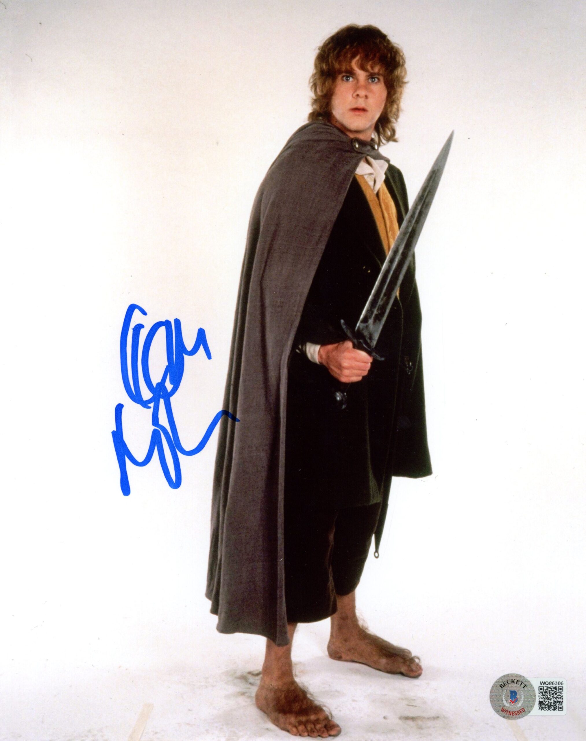 Dominic Monaghan Autographed Lord of the Rings 8x10 Photo Beckett 54417