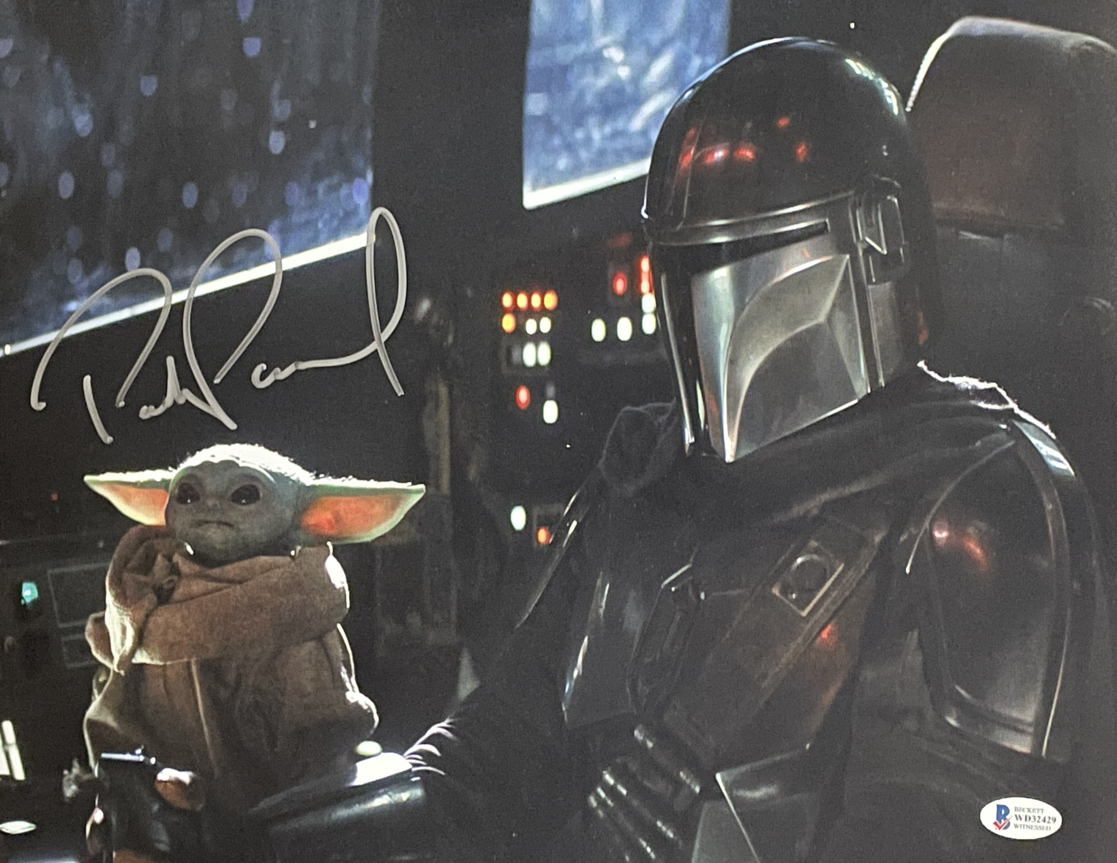 Pedro Pascal Autographed/Signed The Mandalorian 16x20 Photo Beckett 46524