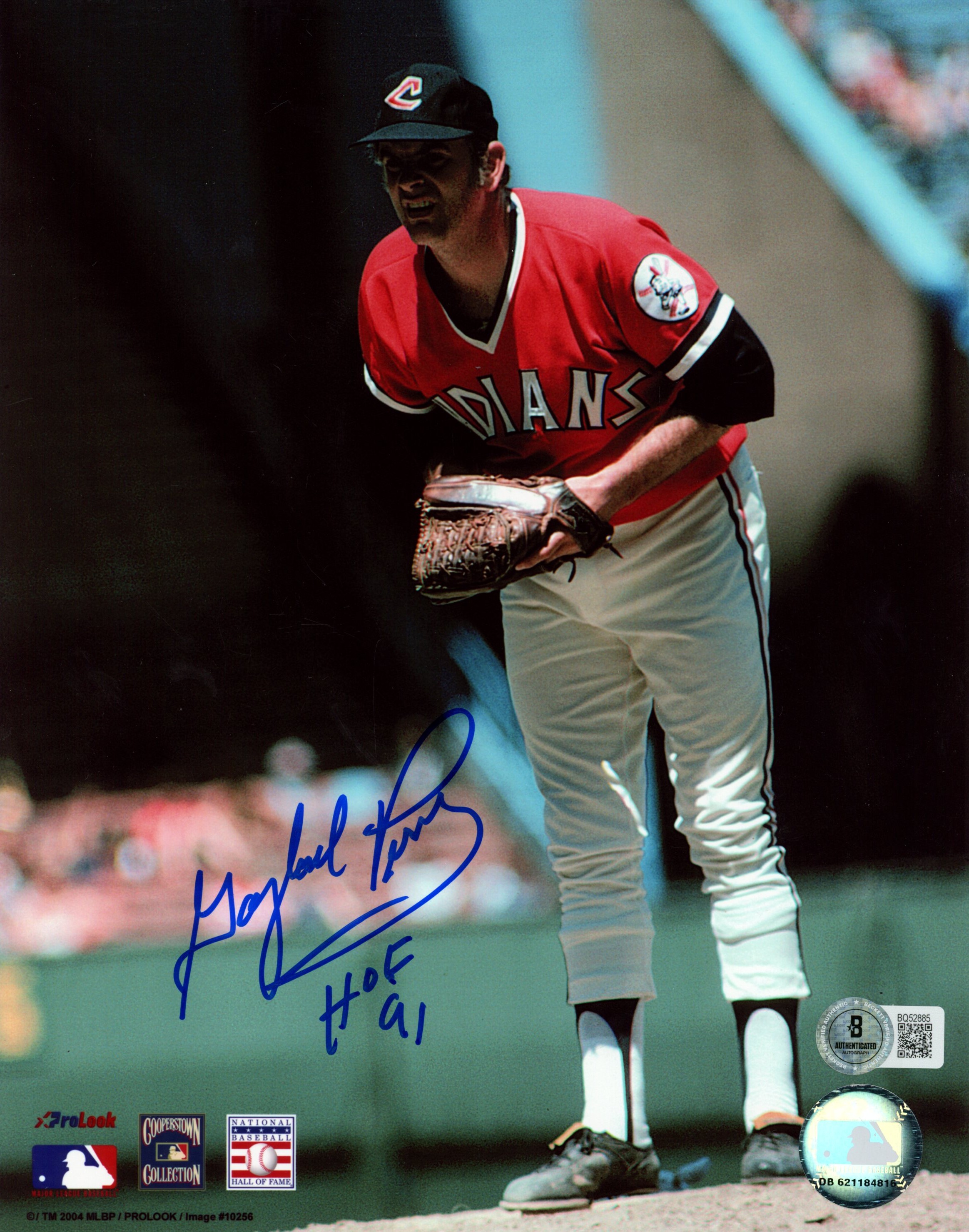 Gaylord Perry Autographed/Signed Cleveland Indians 8x10 Photo HOF Beckett 57396