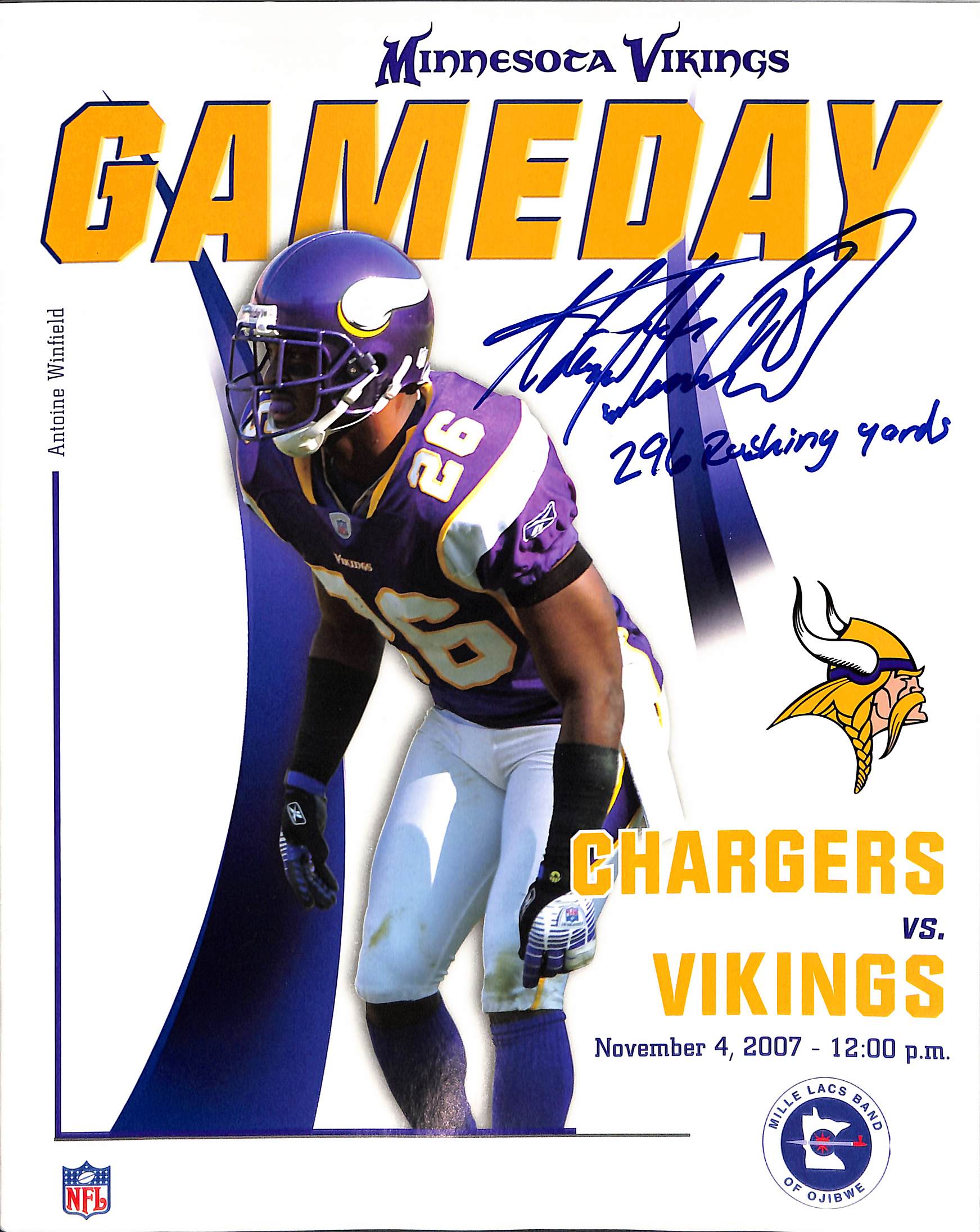 Adrian Peterson Autographed Minnesota Vikings Magazine Beckett 