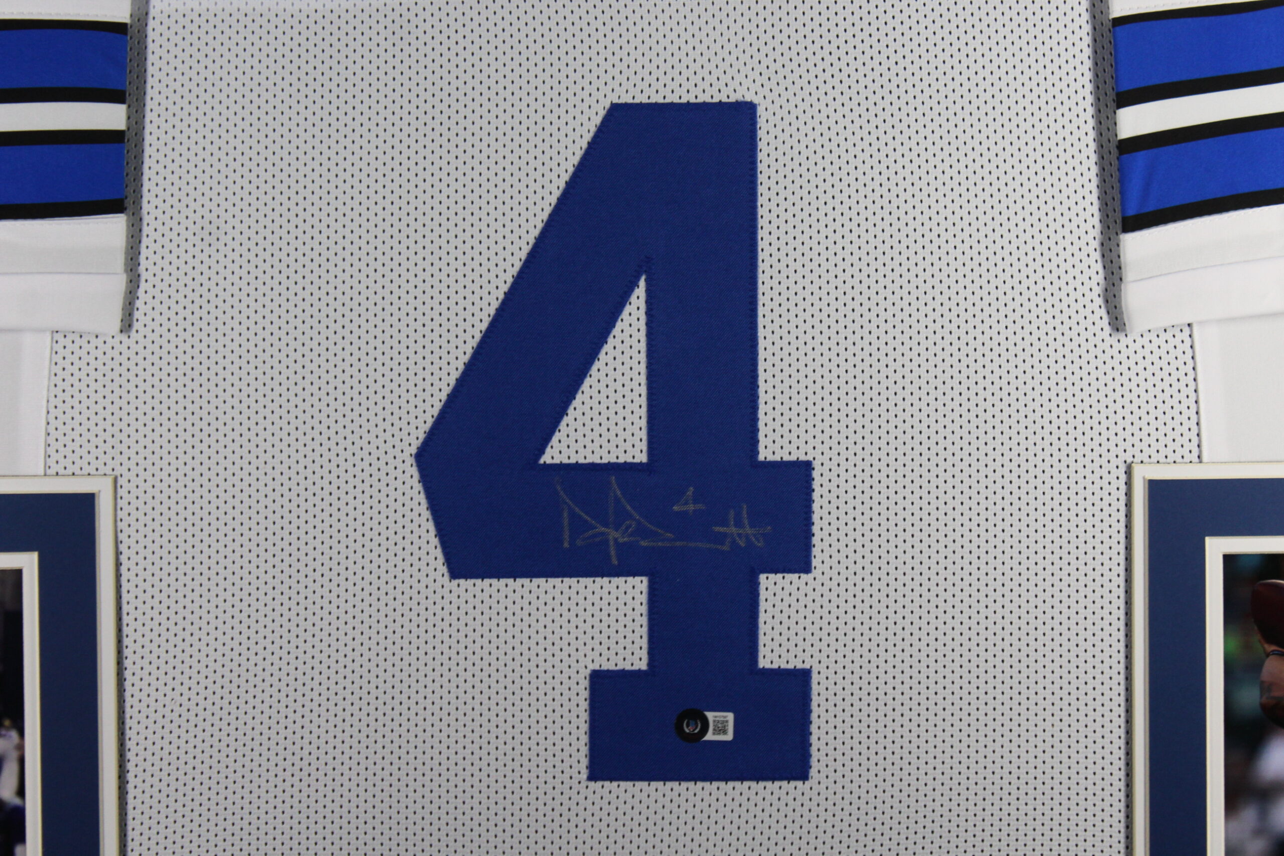 Dak Prescott Autographed Pro Style White XL Framed Jersey 35x43 Beckett 53760 2 Dak Prescott Autographed Pro Style White XL Framed Jersey 35x43 Beckett 53760