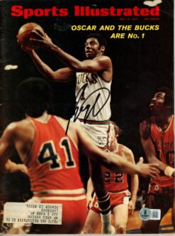 Oscar Robertson Autographed Milwaukee Bucks '71 Sports Illustrated Beckett 55752