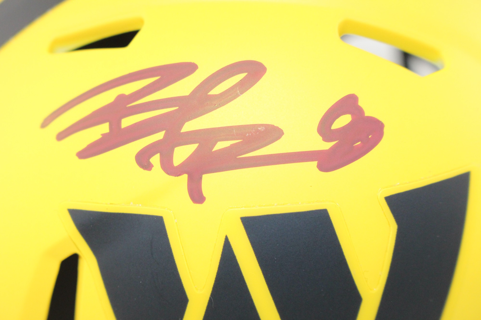 Brian Robinson Jr Signed Washington Commanders Rave Mini Helmet Beckett 51704 2 Brian Robinson Jr Signed Washington Commanders Rave Mini Helmet Beckett 51704