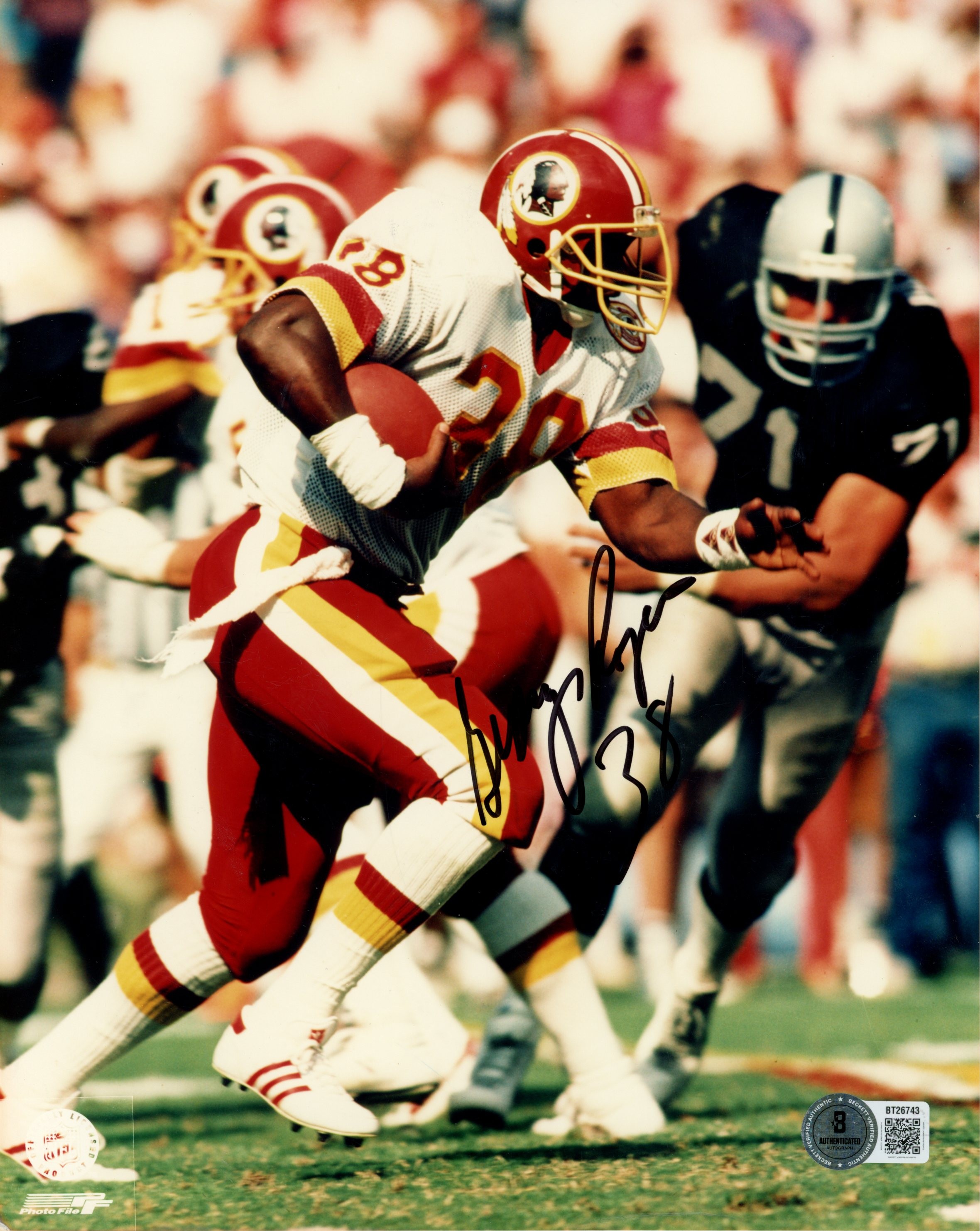 George Rogers Autographed Washington Redskins 8x10 Photo PF Beckett 56814