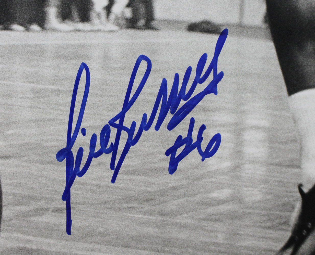 Bill Russell Autographed/Signed Boston Celtics 16x20 Photo Beckett