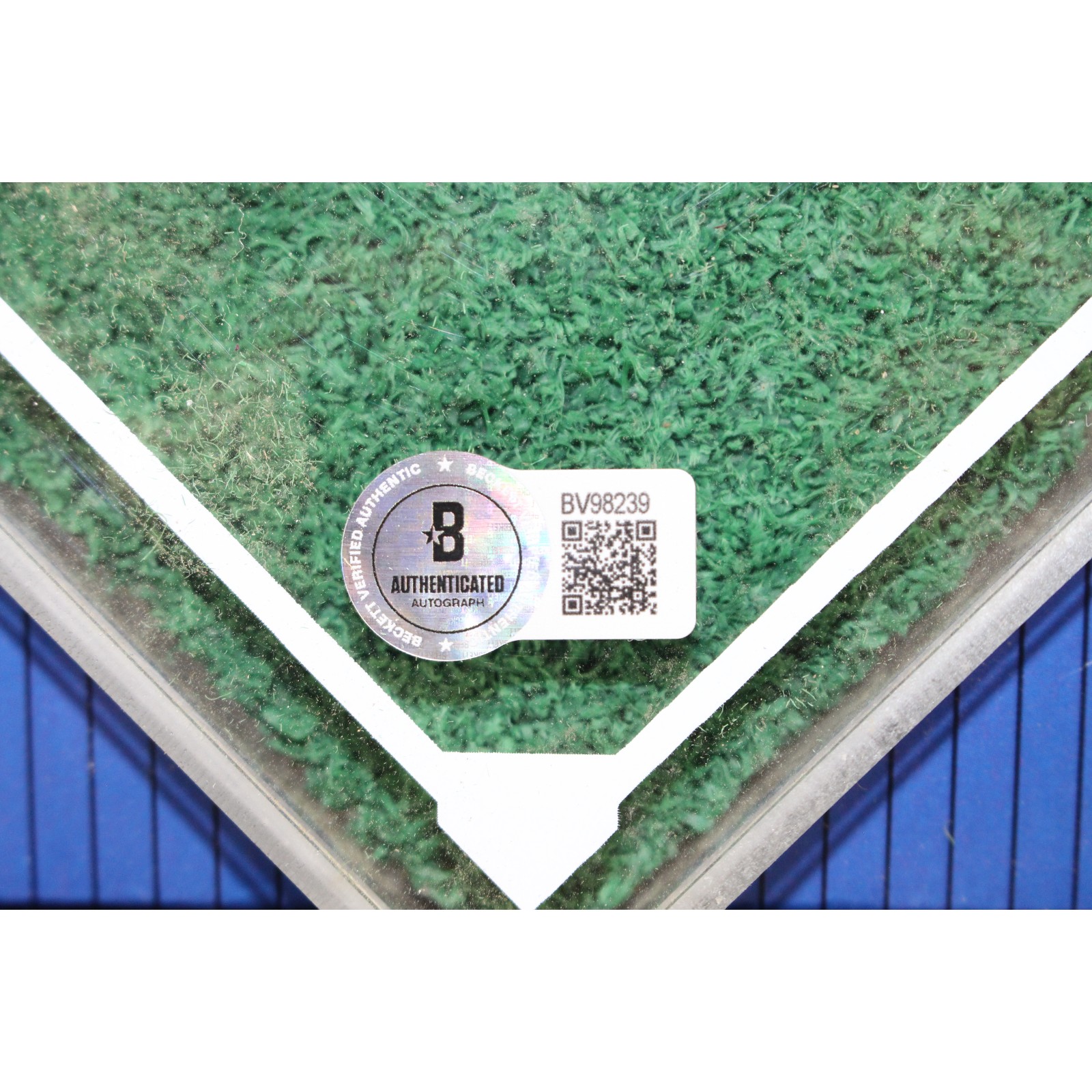 Bret Saberhagen Signed Kansas City Royals Kauffman Stadium Display Beckett 54987 8 Bret Saberhagen Signed Kansas City Royals Kauffman Stadium Display Beckett 54987