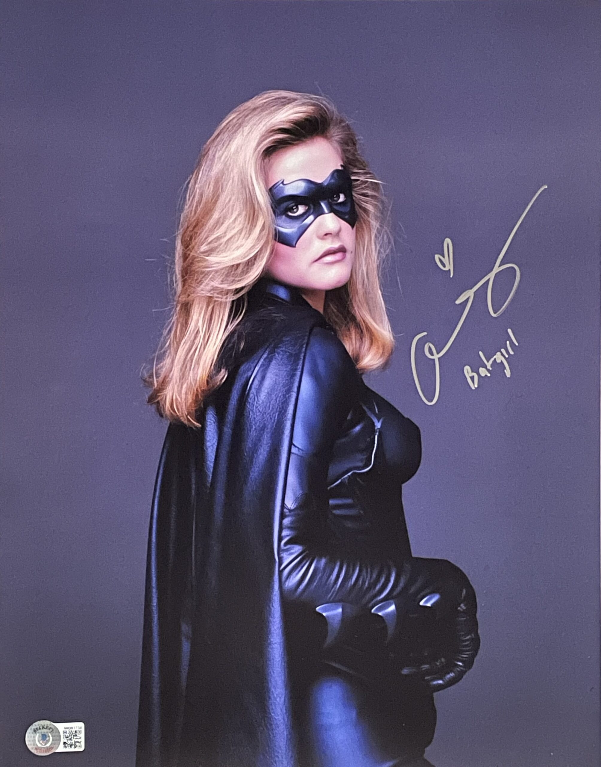 Alicia Silverstone Autographed/Signed Batgirl 11x14 Photo Beckett 46651